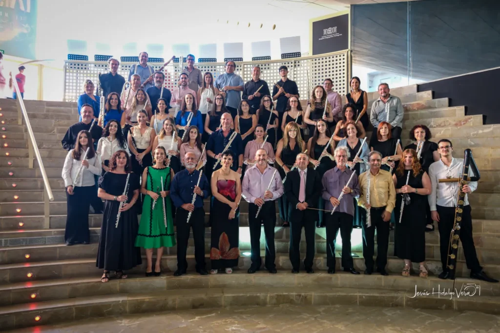 Integrantes de la Orquesta de Flautas Casanovas